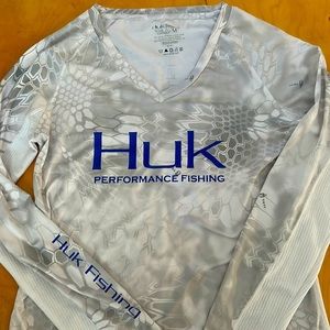 HUK Women’s Fishing Shirt, long sleeved.
